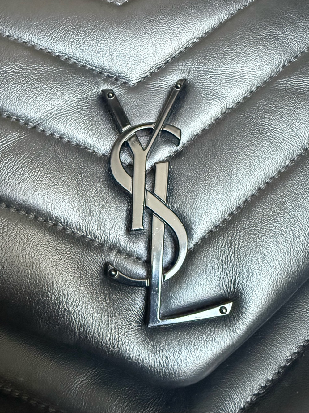 Saint Laurent Black Loulou Quilted Leather Shoulder Bag with Black YSL (Medium) - Picture 8 of 11